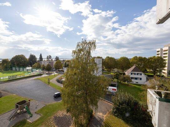 Frisch renoviertes Wohnjuwel: 4-ZIMMER-WOHNUNG mit Seeblick