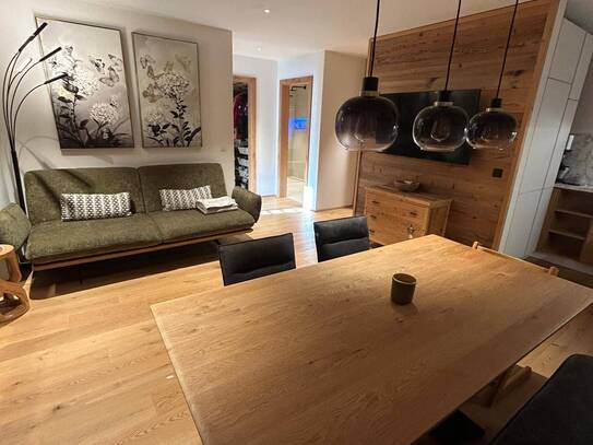 Moderne vollmöblierte Wohnung im Zentrum von Zell