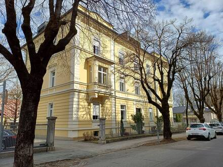 Altbauwohnung in Villa nähe Stadtpark ohne Maklerprovision