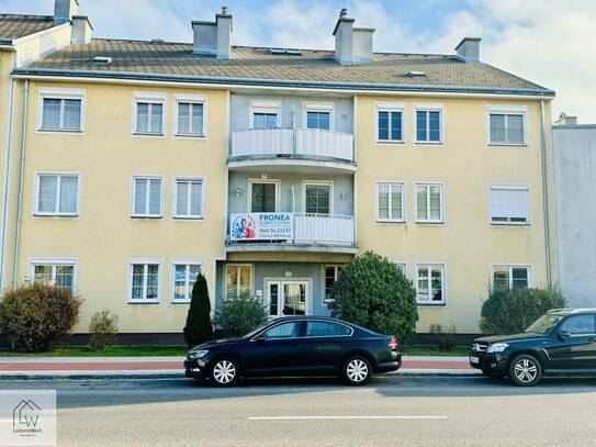 Exzellentes Residieren in Ebreichsdorf: Zeitgemäße Behausung mit zwei Zimmern, Balkon und Stellplatz!