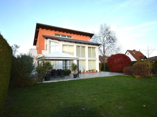 Einzigartiges Architektenhaus in Bestlage unweit von Linz