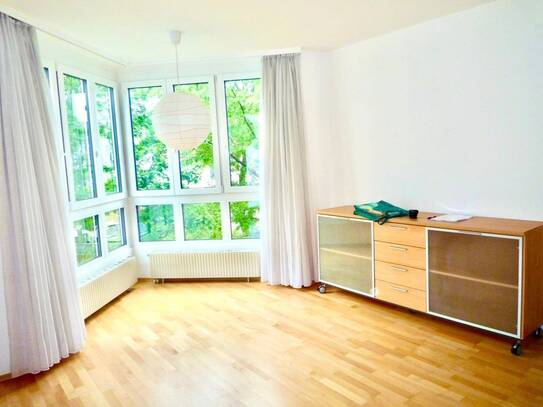 Besichtigung am 6.6.2024 um 18:30 Uhr! Wunderschöne 2-Zimmer Wohnung mit Balkon, Erker & Garten