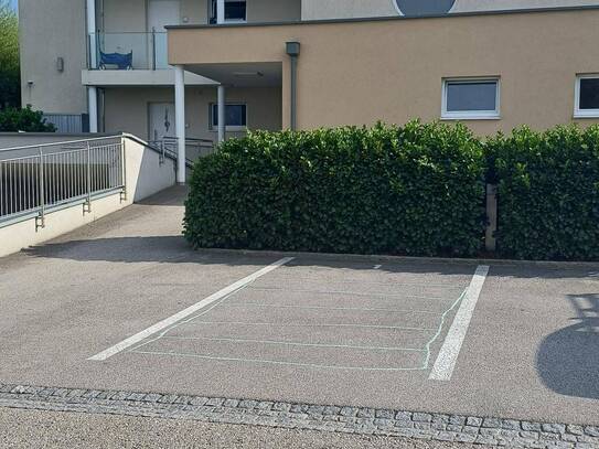 Hochwertige Gartenwohnung in zentraler grüner Lage