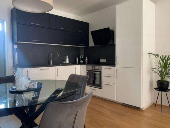 Wunderschöne, einzigartige Penthouse Wohnung mit Balkon im Zentrum von Leibnitz zu vermieten. PROVISIONSFREI