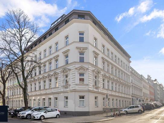 Lichtdurchflutete DG-Maisonette mit Terrasse und moderner Ausstattung