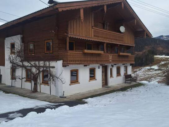 Uriges Bauernhaus in ruhiger sonniger Lage (zuVermieten)