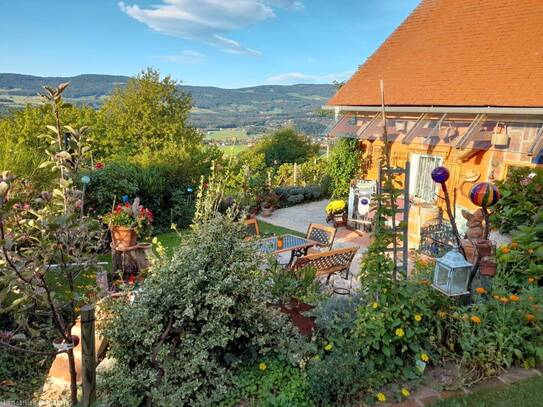 Privates Paradies! Charmantes Kellerstöckl mit Weingarten, Panoramablick & Pool in Traumlage!