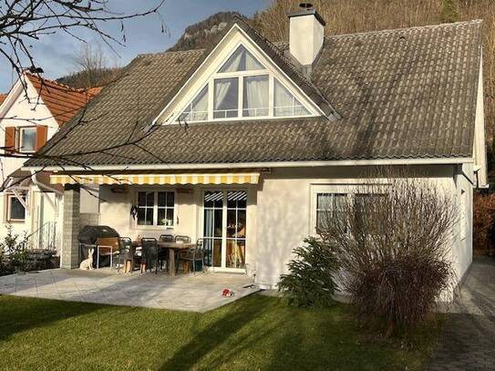 Einfamilienhaus mit gehobener Ausstattung in sonniger Lage und bester Infrastruktur