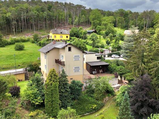 Wunderschönes Zweifamilienhaus in Berndorf!