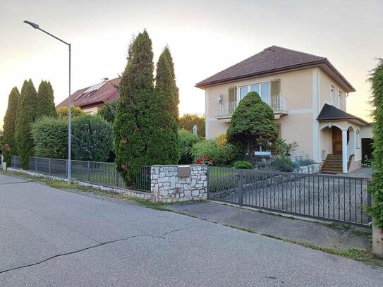 Schönes Einfamilienhaus in netter Nachbarschaft in ruhiger Seitenstraße