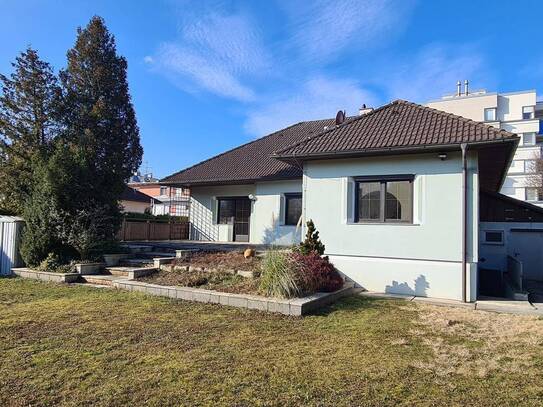 Lichtdurchflutetes Wohnhaus mit großem Garten in sehr guter Lage von Stockerau