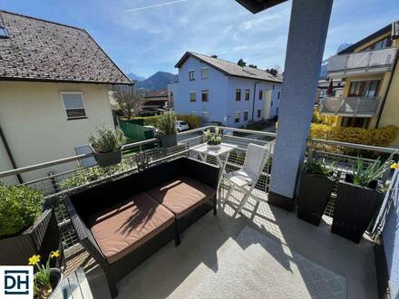 RUHELAGE: 3 ZIMMER WOHNUNG MIT SONNIGER LOGGIA UND TG STELLPLATZ