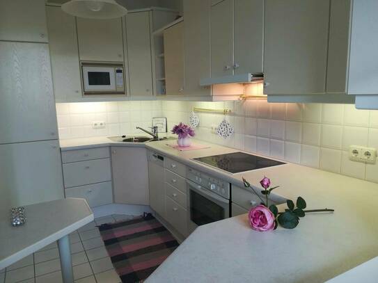 Renovierte 2-Raum-Wohnung mit Küche, Loggia, eigene Garage + eigener PKW-Abstellplatz in Seewalchen am Attersee