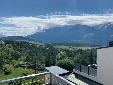 Sonnige 4 Zimmer Dachgeschosswohnung mit gigantischem Ausblick