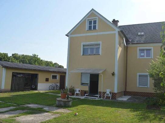 Haus in zentraler Lage mit Burgblick