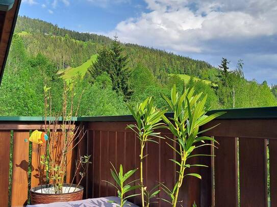 Freundliche 3-Zimmer-DG-Wohnung mit Einbauküche in Eben im Pongau