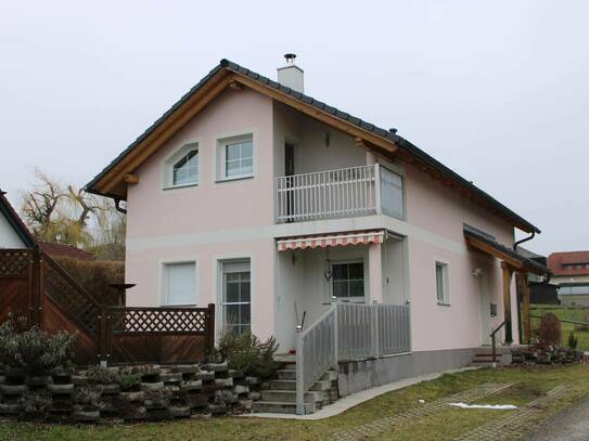 Neuwertiges Einfamilienhaus in Ruhelage Nähe Gmunden