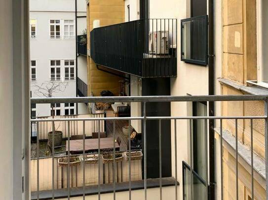 Servitenviertel: 117m2 Balkontraum im Altbau