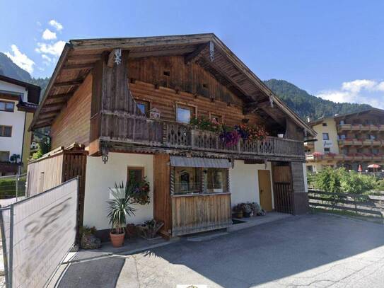 Ehemaliges Knappenhaus am Eingang vom Zillertal