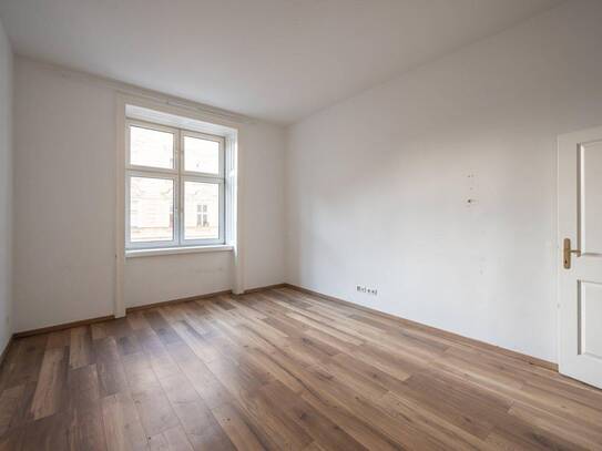 **Hannovermarkt** Sanierungsbedürftige 2-Zimmer Altbauwohnung - tolle Lage