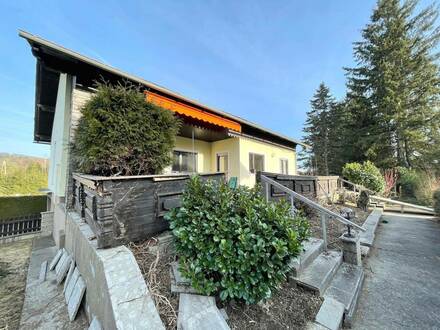 Leistbarer, geräumiger Bungalow mit ausreichend Grünfläche und großzügiger Terrasse