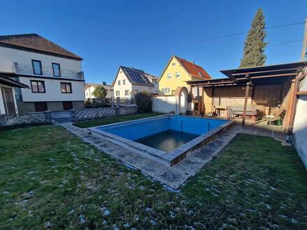 1001m² Grund - Wohnhaus mit Pool!