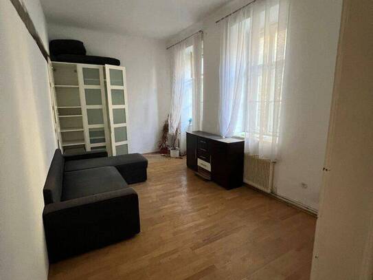 INVESTMENTCHANCE! Sanierungsbedürftige Wohnung in bester Lage im 1100 um 249.000,00 € - Jetzt zugreifen!