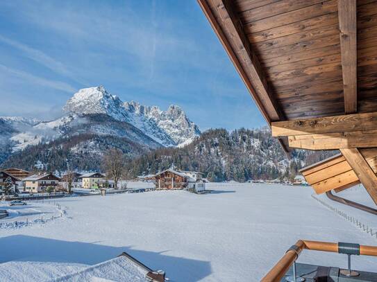 Kernsanierte Penthouse-Wohnung in sonniger Ruhelage