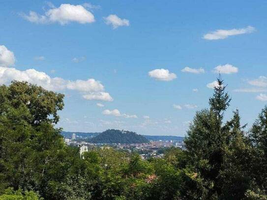 *ÜBER DEN DÄCHERN von GRAZ* perfekt aufgeteilte 4-Zimmer Wohnung mit Eigengarten, 55m² Balkon, Doppelcarport und TRAUMH…