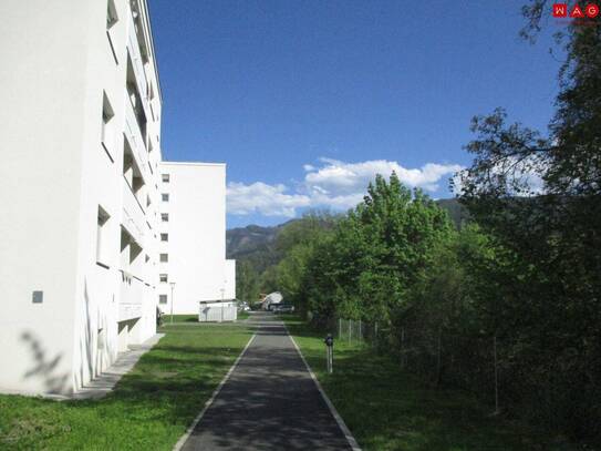 Erstbezug nach Sanierung! Schöne 3 Zimmer-Familienwohnung inkl. Loggia!