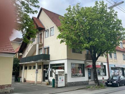 Geschäfts.- und Wohnhaus in der Petergasse mit 3 Einheiten, derzeit ein Leerstand. Bestandsfreie Übergabe ist auch mögl…