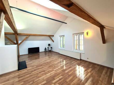 Loft Dachgeschosswohnung in Kirchbichl