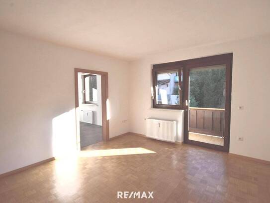 3-Zimmer-Wohnung mit Wohnküche - komplett neu renoviert