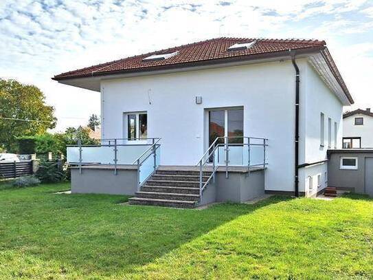 Einfamilienhaus mit 194 m² / 10 Zimmer +ERSTBEZUG nach SANIERUNG+