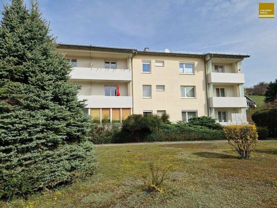 Helle Familienwohnung mit großem Balkon und Ausblick