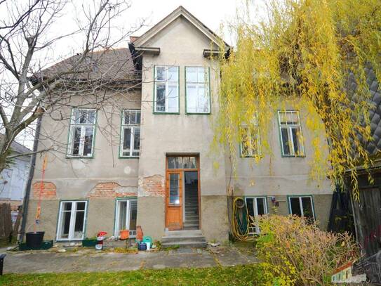 Sanierungsbedürftige Altbau- Villa in Ruhelage mit bis zu 4 Wohneinheiten - Sackgasse