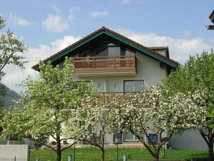 HELLE GARCONNIERE MIT BALKON