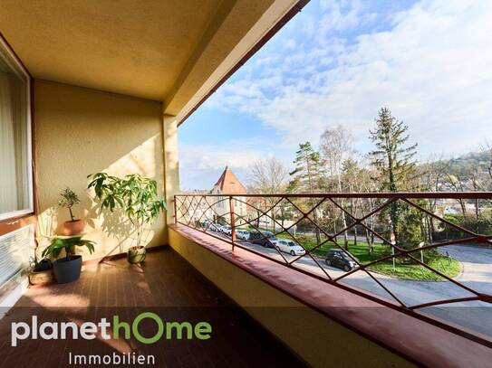 Retro-Charme mit tollem Weit- und Grünblick, Loggia und Balkon