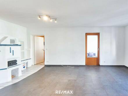 Hall in Tirol: Familienfreundliche 4-Zimmer-Wohnung mit Loggia, Balkon und TG-Abstellplatz