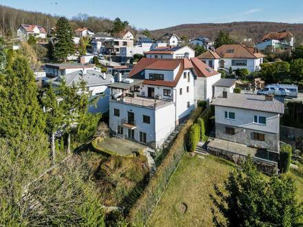 Fernblick /// Großfamilienvilla mit Pool, Sauna, Garten in exklusiver Ausstattung