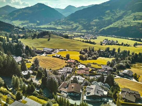 Grundstück mit Altbestand in Bestlage