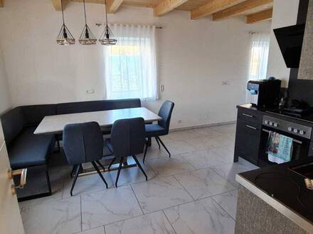 Neuwertiges Haus mit 5 Zimmern in Kirchheim, Garten, Balkon