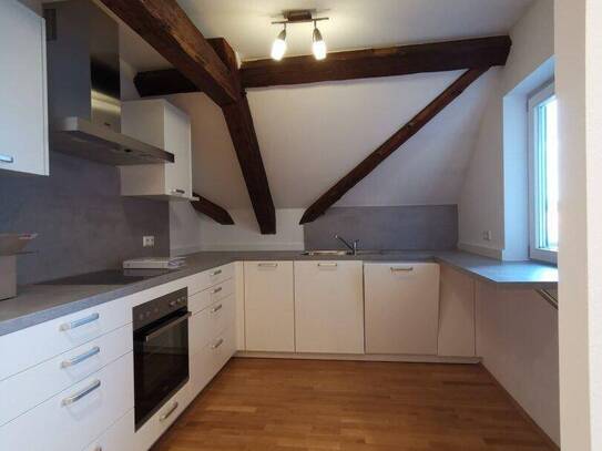 3 Zimmer - 93 m² DG Whg. +. 15m² Terrasse