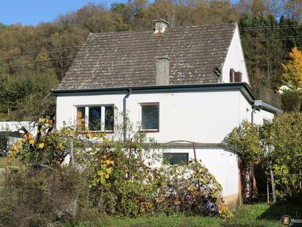 Jennersdorf: Großzügiges Wohnhaus mit sonnigem Garten