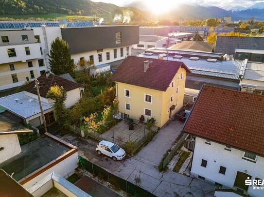 Großes Mehrfamilienhaus mit Potential in Hall zu verkaufen