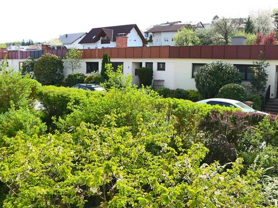 Loggia mit Ausblick und Wohnen