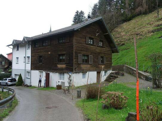 Wohngebäude mit landwirtschaftl. Flächen in Kennelbach