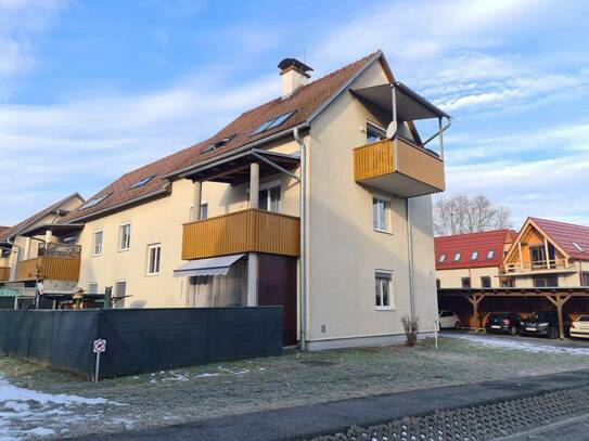 Helle Eigentumswohnung mit Carportplatz