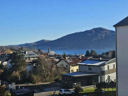 Seeblick! 4-Zimmer-Wohnung mit Loggia im 2. Stock