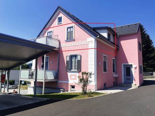 Mietwohnung mit Balkon und Carport im umfassend sanierten Wohnhaus